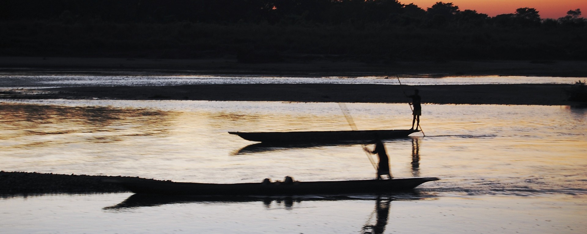 Canoeing in Rapti River of Chitwan National Park